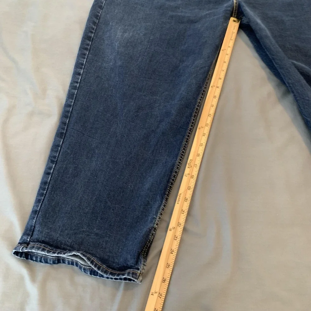Levis 550 Jeans Mens 54x29 Blue Medium Wash Relaxed‎ Fit Tapered Leg Denim